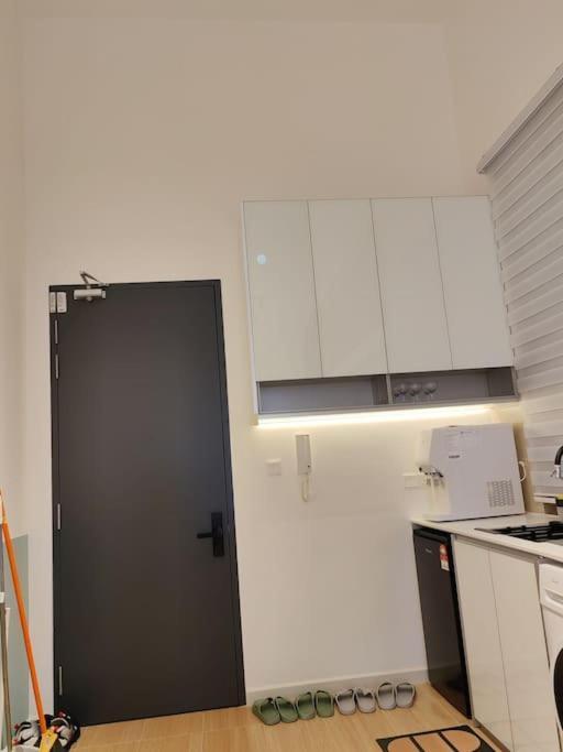 Apartment Dopamine Decor Loft Design Sunway Grid 4-6Pax Netflix Kampong Pendas