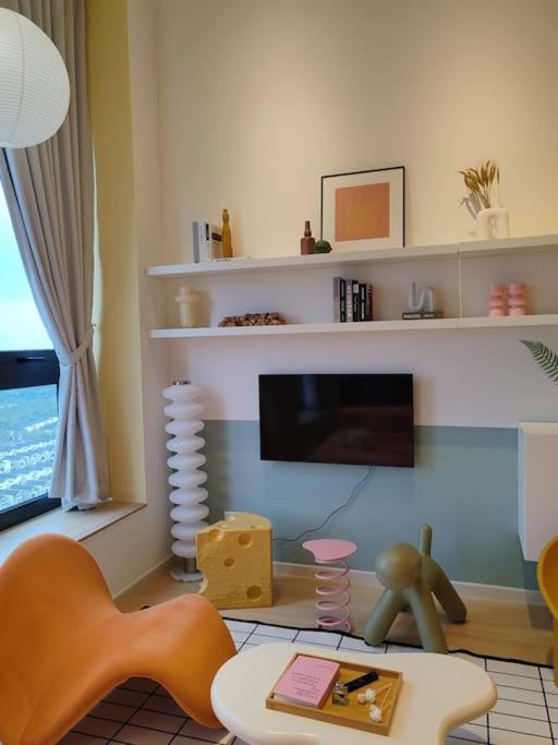 Dopamine Decor Loft Design Sunway Grid 4-6Pax Netflix Apartment *