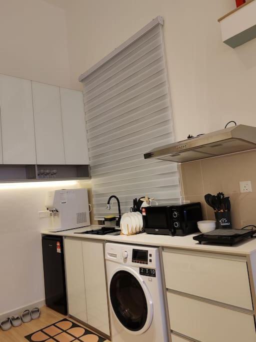 Dopamine Decor Loft Design Sunway Grid 4-6Pax Netflix * Kampong Pendas